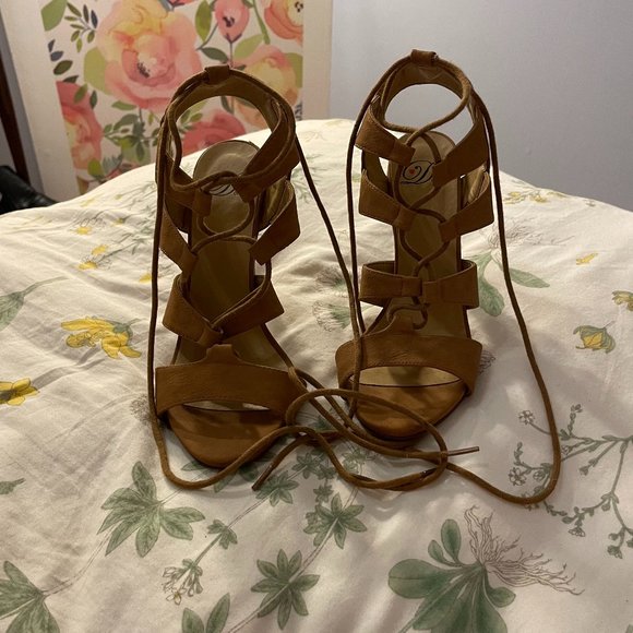 Brown Gladiator Heels! Size 7.5! - Picture 9 of 15
